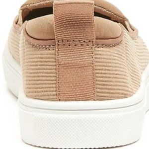 Rocket Dog Slip On Shoes - Women’s Slip On Size 9.5 - NEW - Natural Corduroy